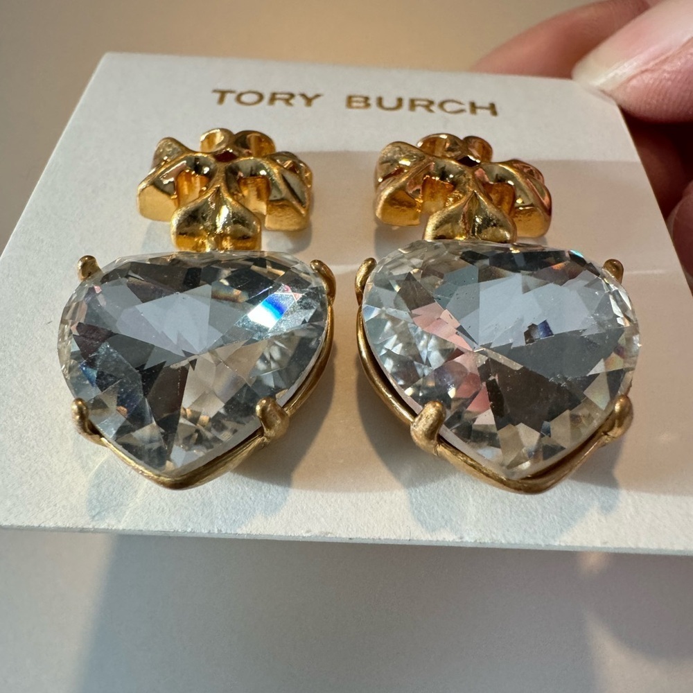 Tory Burch New Roxanne Crystal Brass Heart Drop Earrings - Picture 7 of 16